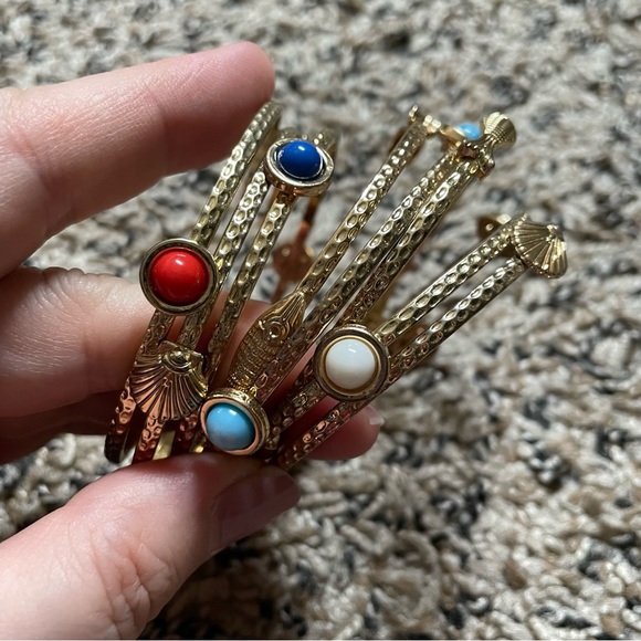 Goldtone Lilly Pulitzer bangle bracelet set 8 bangles shells fish - Picture 8 of 10